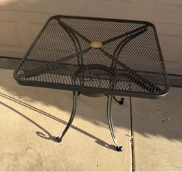 28" SQ. WROUGHT IRON BISTRO TABIE Carolina Forge