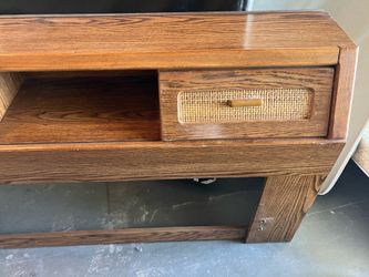 Oak headboard and frame for full-size bed