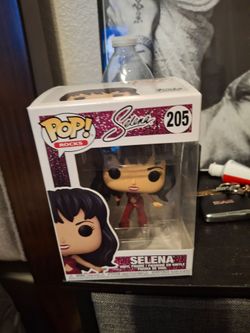 Funko pop selena