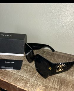 Chanel sunglasses almost brand new