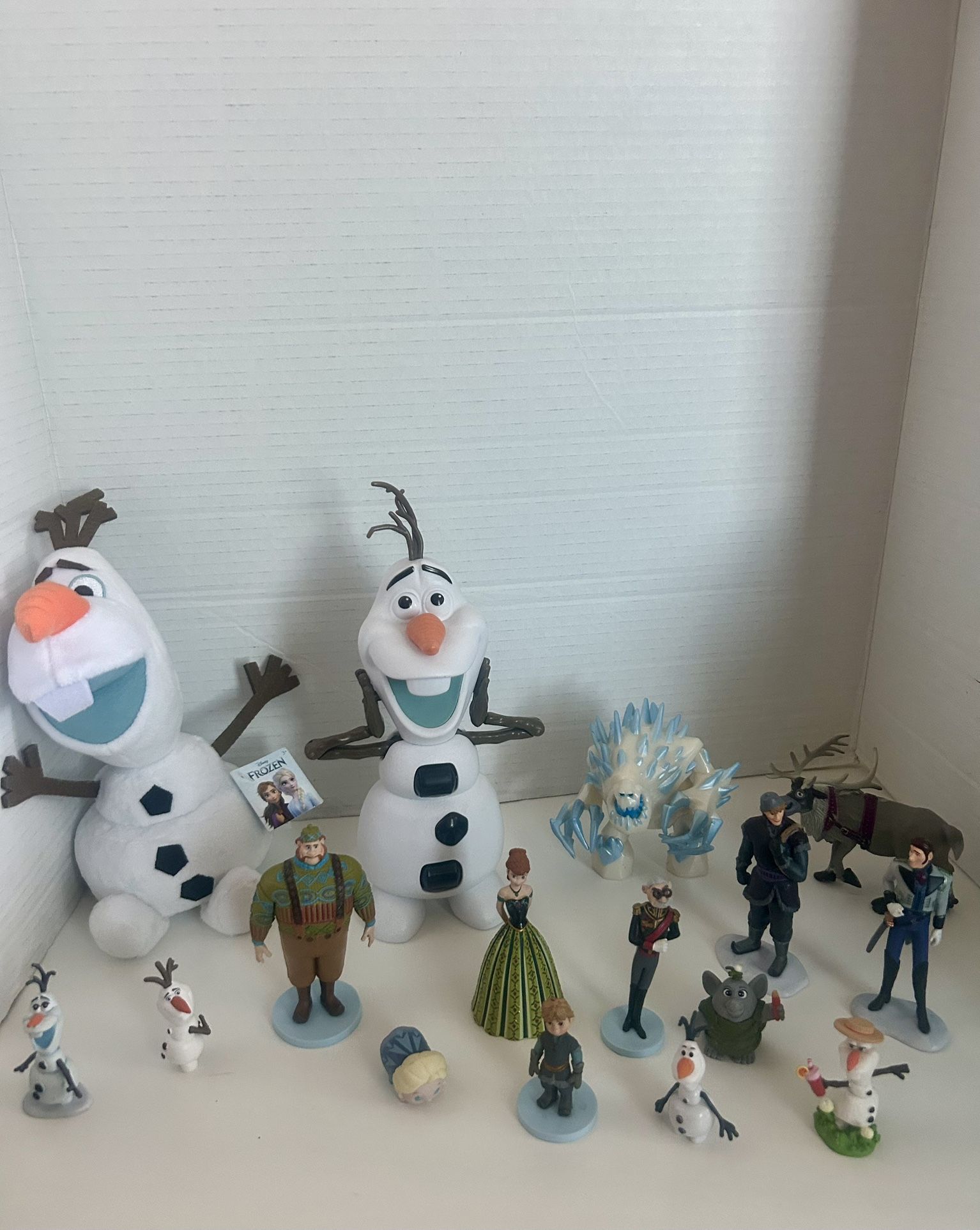 Disney’s Frozen Misc Figures And Plush All Included