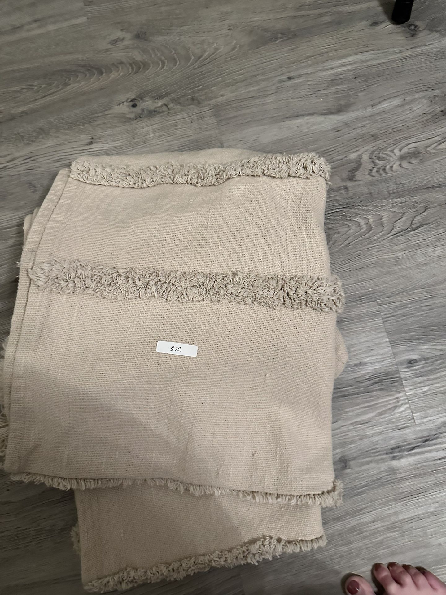 Burlap style blanket