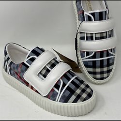 BURBERRY LONDON ENGLAND