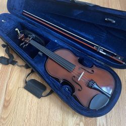 3/4 Violin New Comes With Everything 