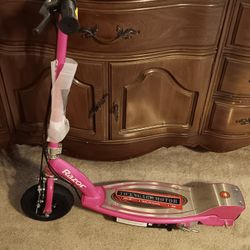 Razor E100 Scooter 