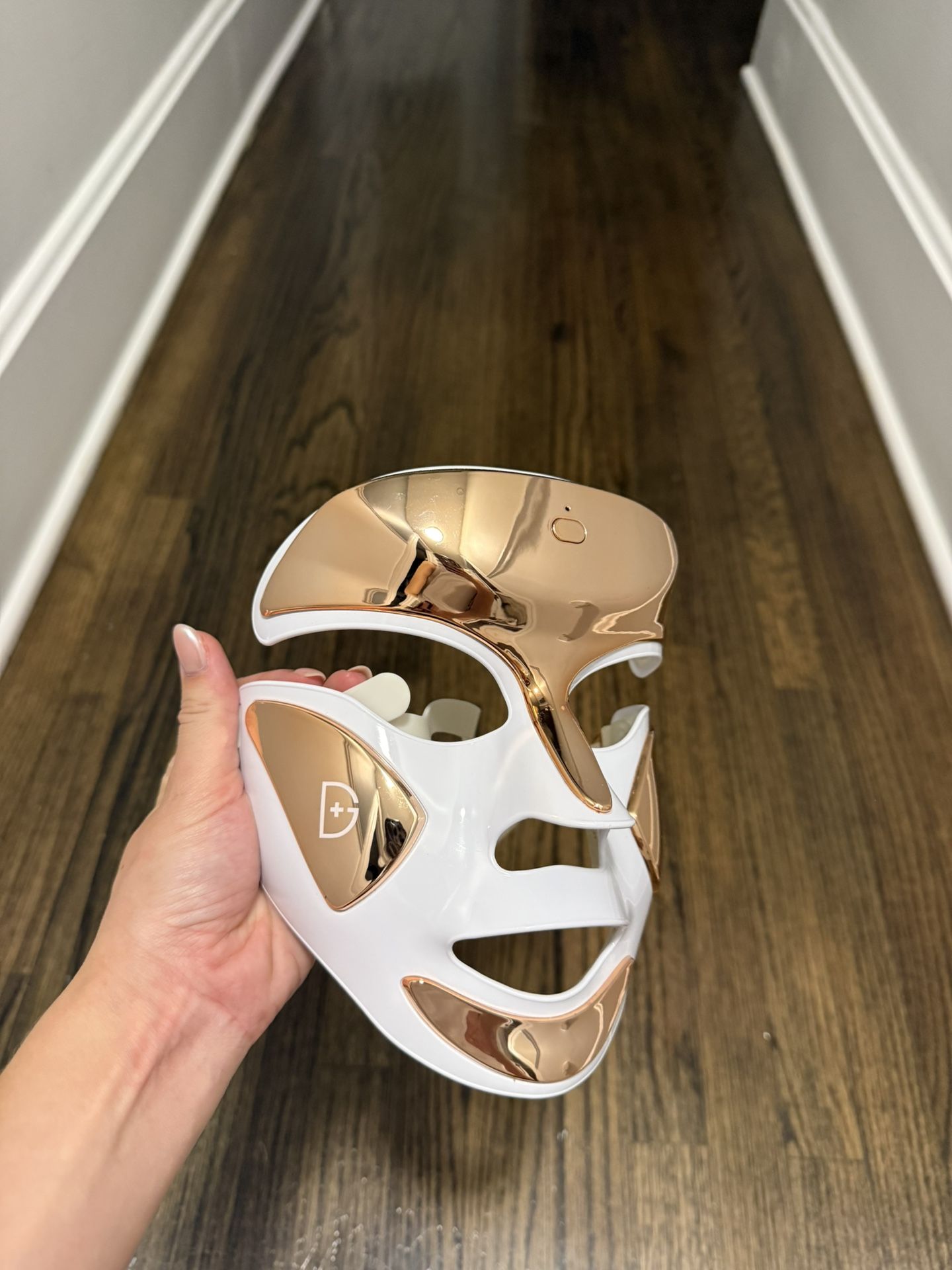 Dr. Dennis Gross DRx SpectraLite™ FaceWare Pro LED Mask – Like New