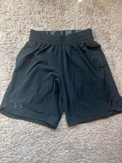 Black under armor dri fit shorts size small
