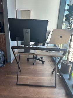 Foldable desk