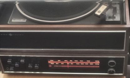 GE turntable with receiver