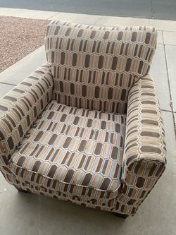 L@@K- ACCENT CHAIR