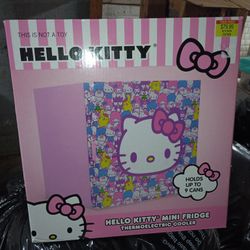 BRAND NEW!* Hello Kitty Mini Fridge. Thermoelectric Cooler.