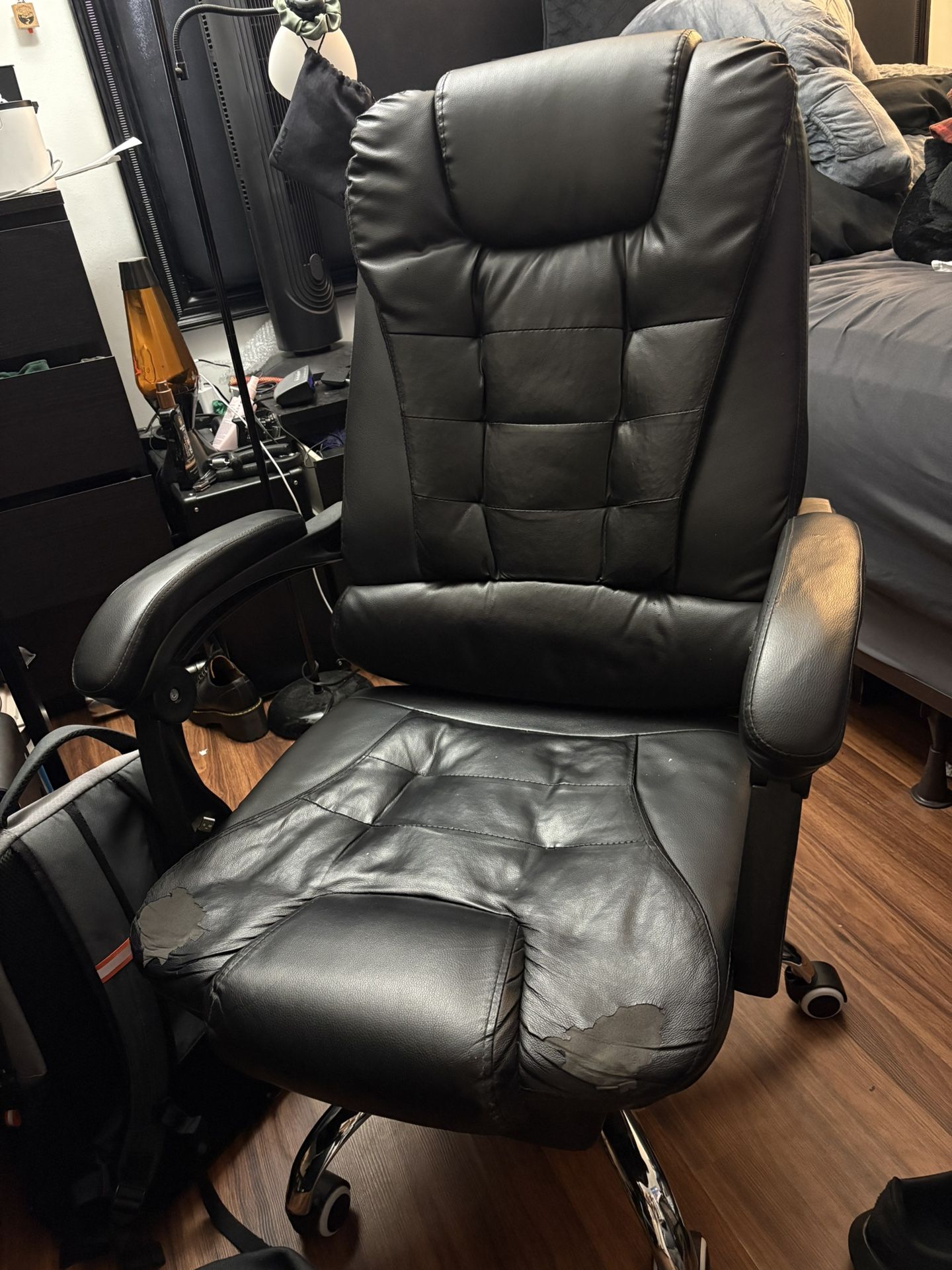 Black Reclining Office Chair
