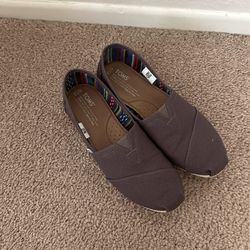 Toms Shoes