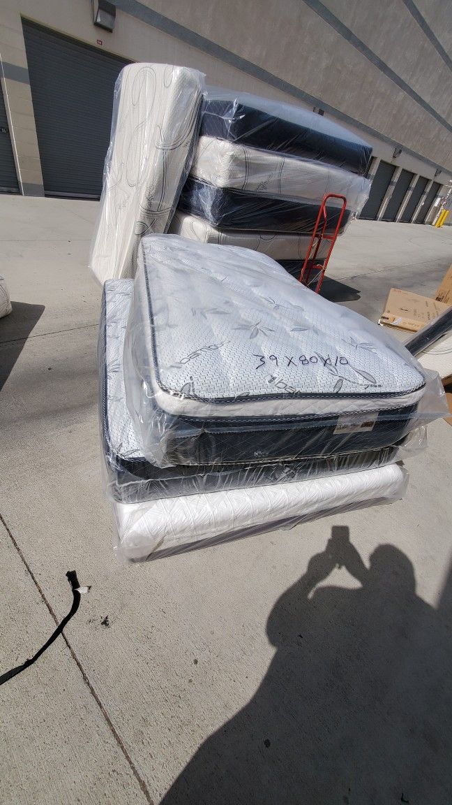 Mattress 39x80x10 Bamboo Pillow Top For Trucks