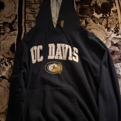 uc David Sweater