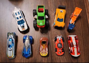 Lot of 9 mixed cars, mostly hot wheels