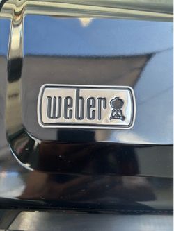 Weber gas barbecue .