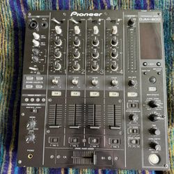 Pioneer DJM-800 DJ mixer 