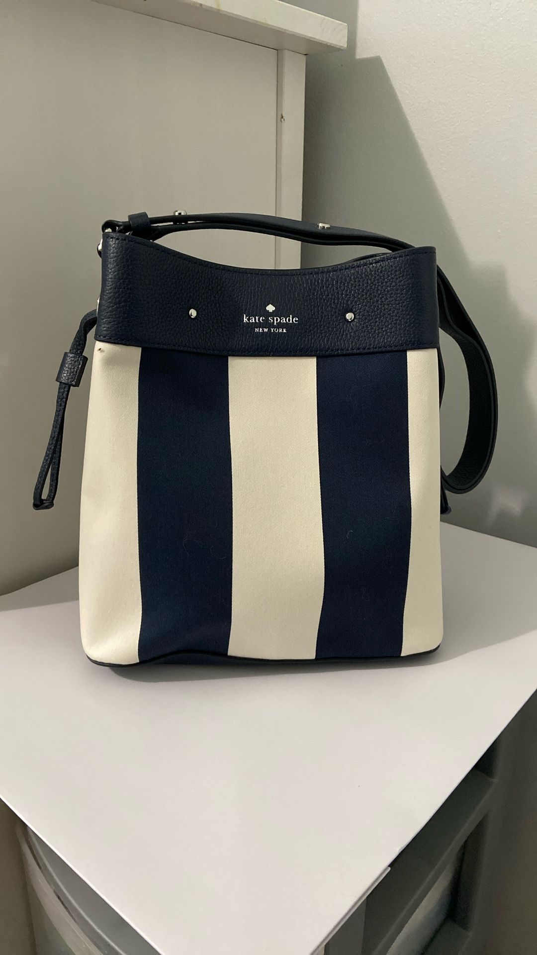 KATE SPADE STRIPPED BLUE PURSE