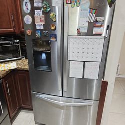 Refrigerator 24 CU Whirlpool 