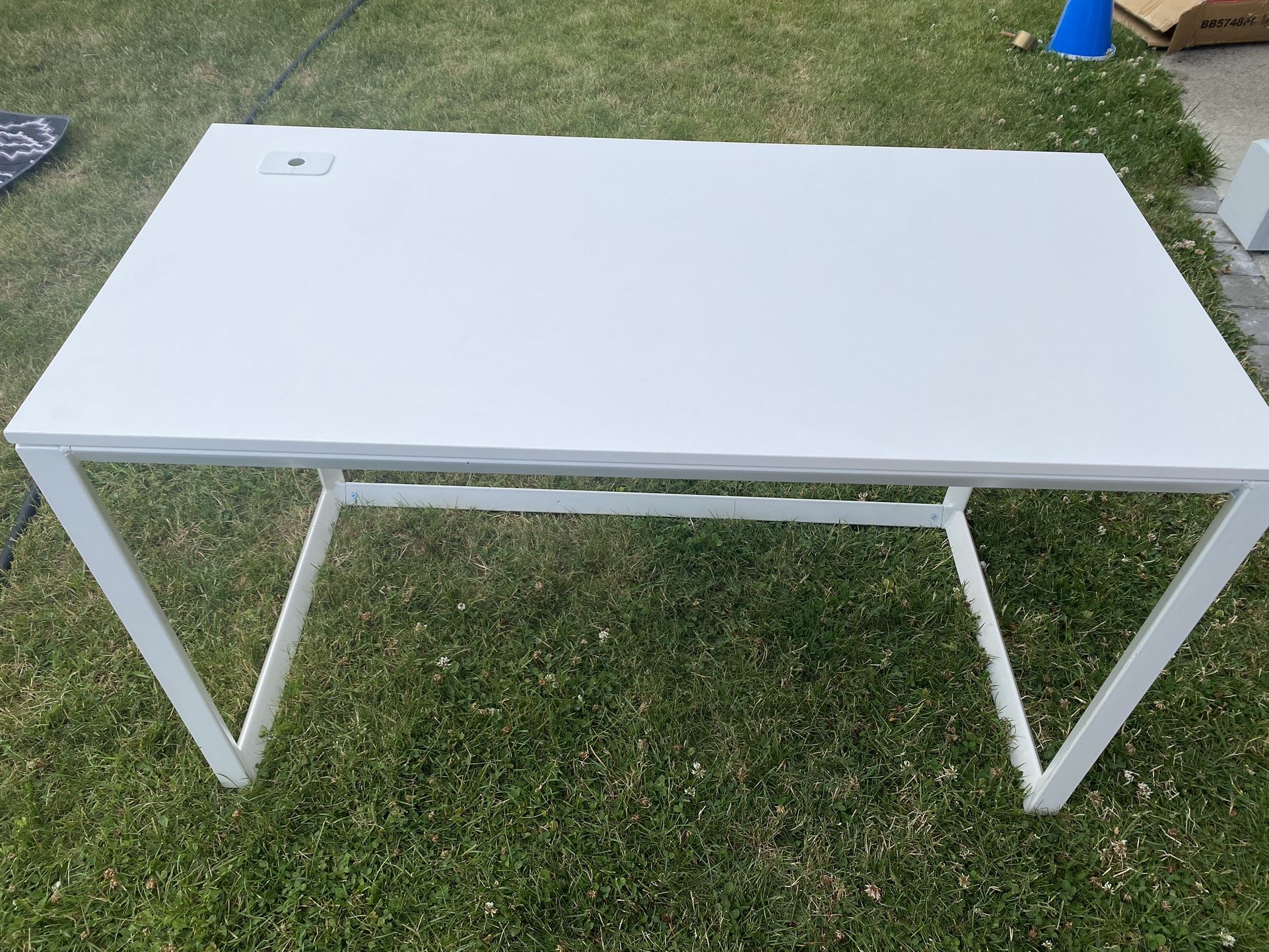 White Office Desk