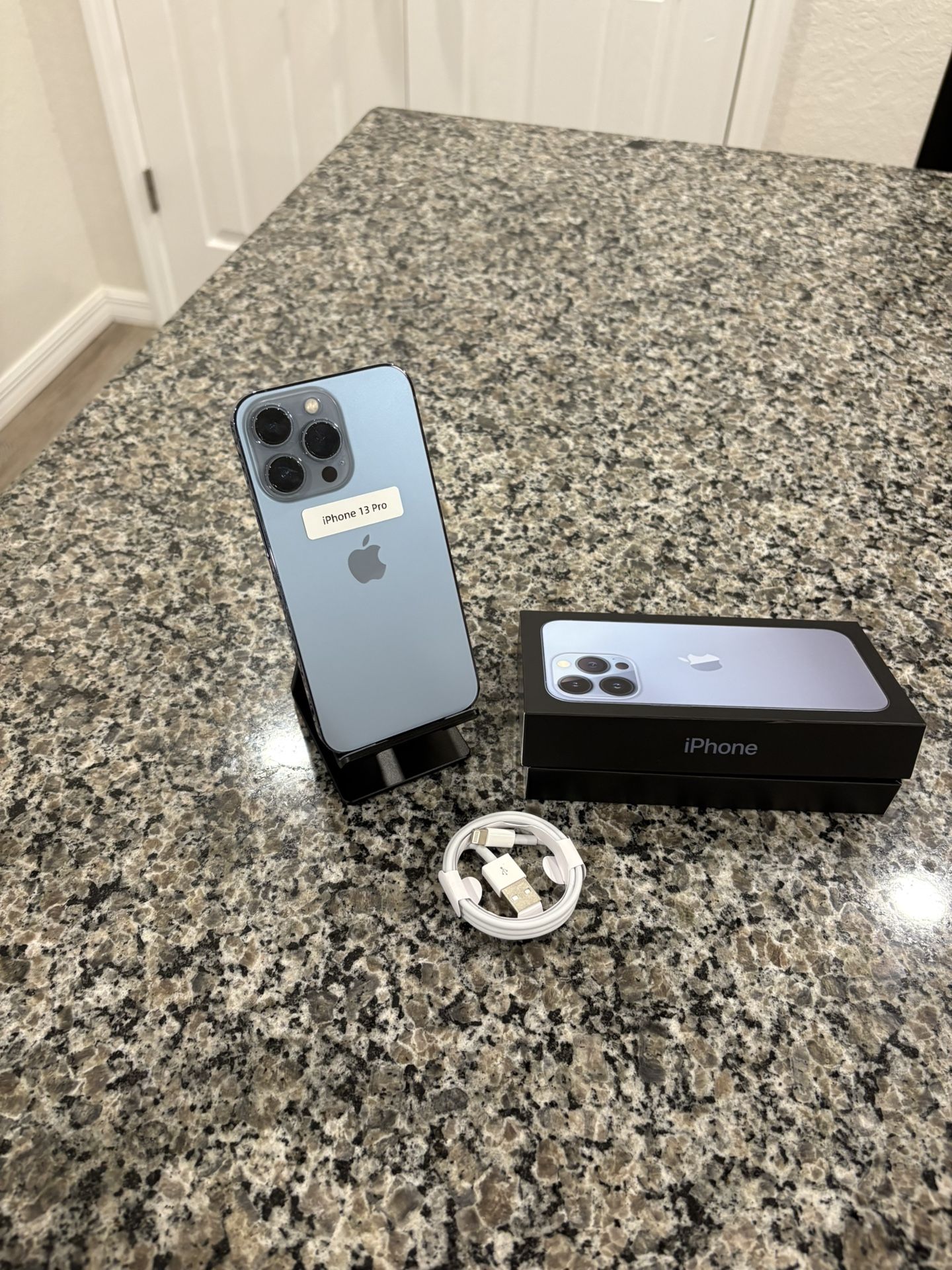 iPhone 13 Pro (Mint Condition)