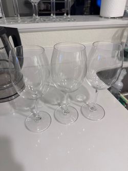 Red Wine Glasses – Set of 3 | Elegant Stemmed Glasses | Excellent Condition