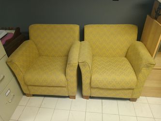 Nice cream colored arm chairs