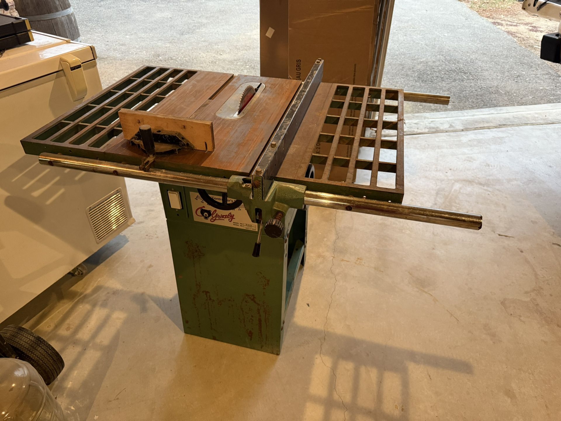 Grizzly table saw