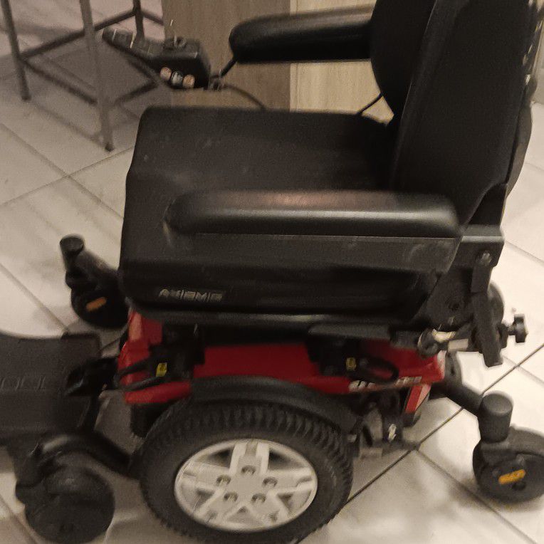 Pride jizzy electric wheelchair