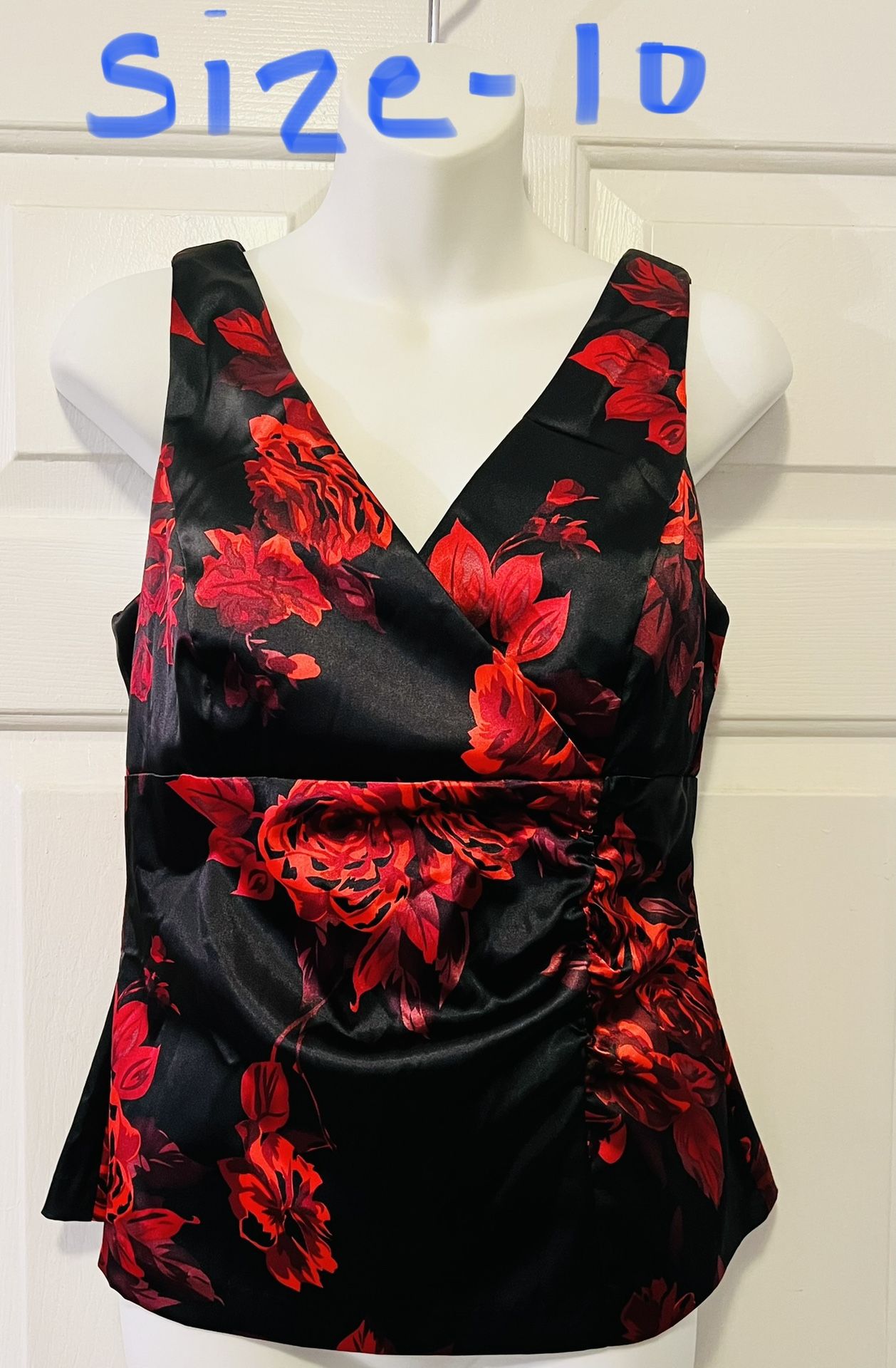 Very beautiful women Shirt size (10)only $12