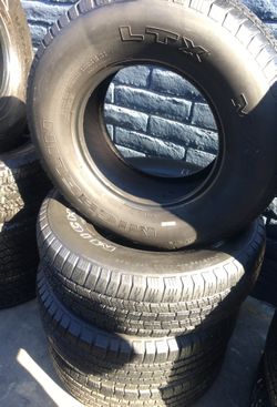 Set semi new Michelin LT 235/75/15