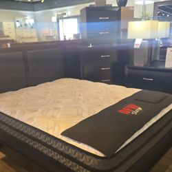 QUEEN BED DRESSER MIRROR NIGHTSTAND $$898 FINANCING AVAILABLE 