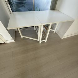 Heavy duty folder table