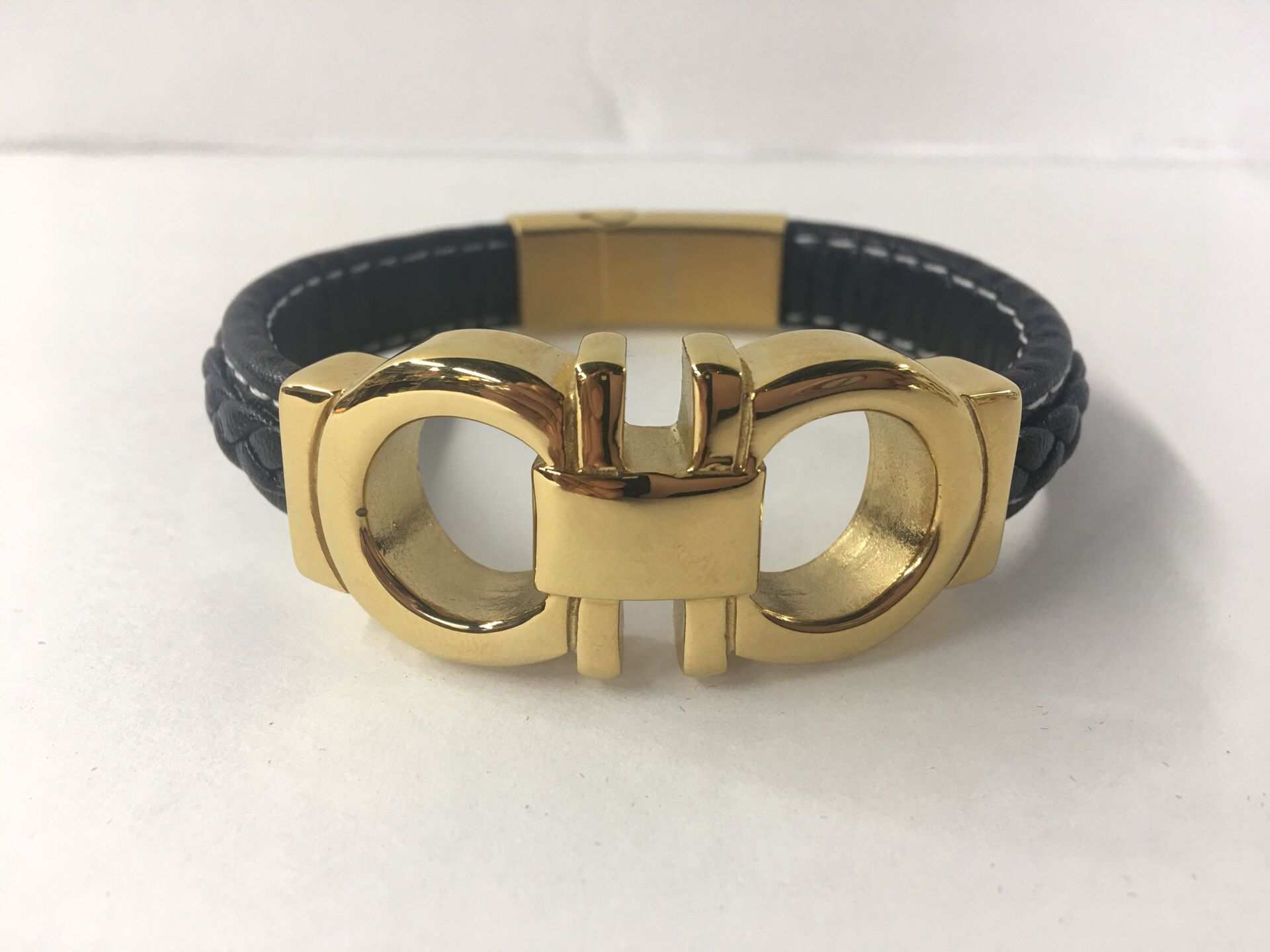 Men’s leather bracelet stainless steel fashion bracelet
