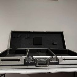 Roadrunner Professional DJ Coffin Case (3 Sections, Wheels)