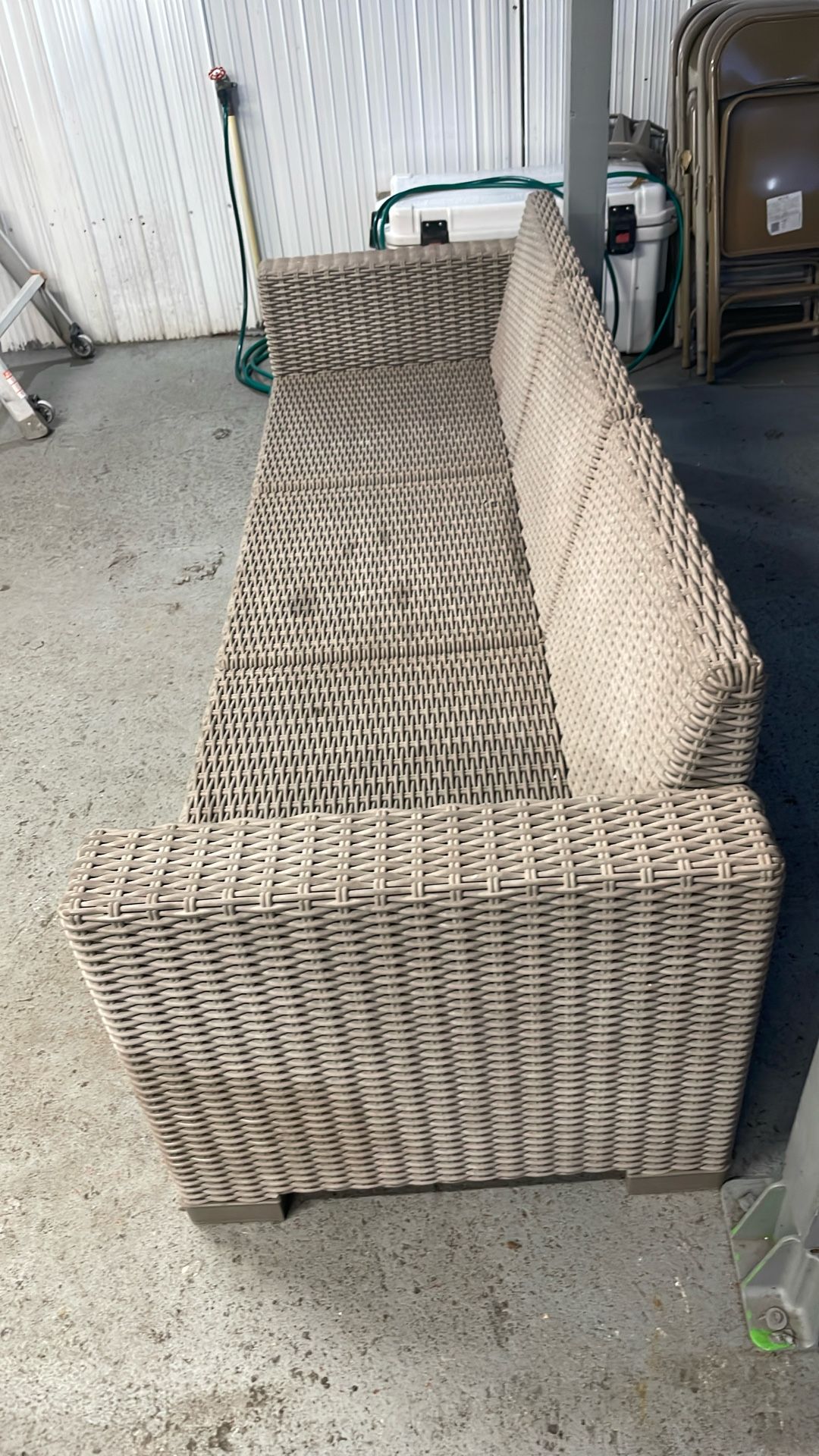 Sofá De Mimbre Y Caminadora