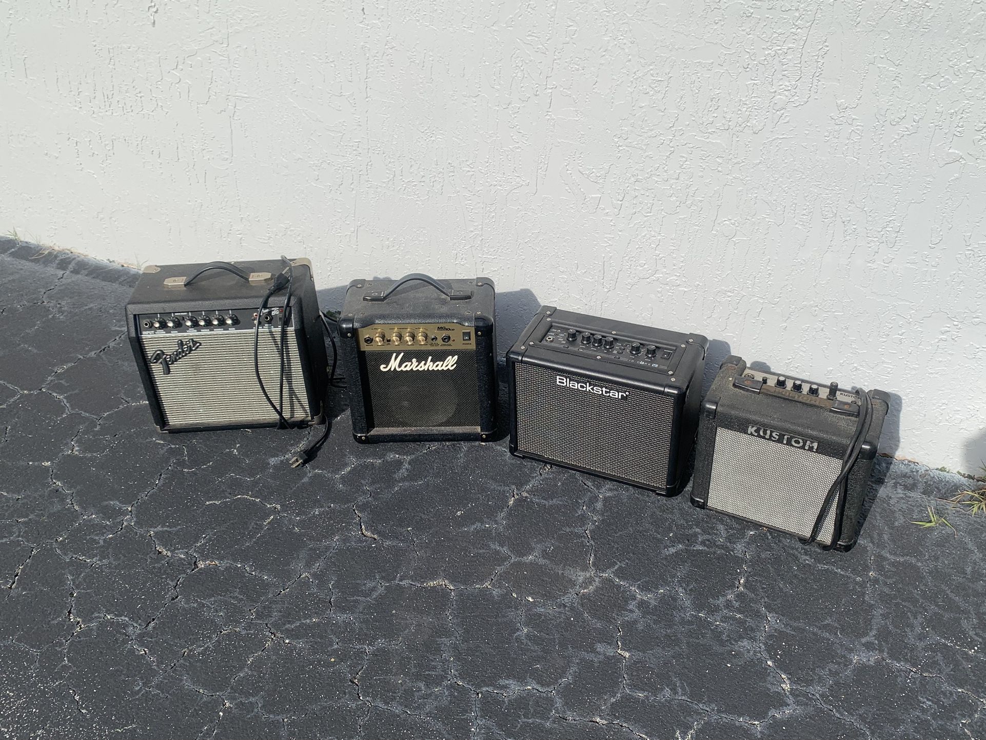 Assorted Guitar 🎸 Amps Amplifiers!