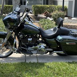 2018 Harley Davidson Street Glide Chameleon flake LIKE NEW