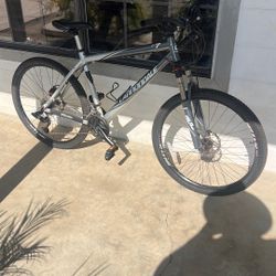 Cannondale F7 Bicycle