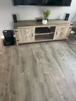 Entertainment center