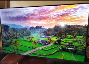 55" TCL roku smart tv 4k basically new great quality pic no scratch come with remote no legs 55" TCL roku smart tv 4k basically new great quality pic