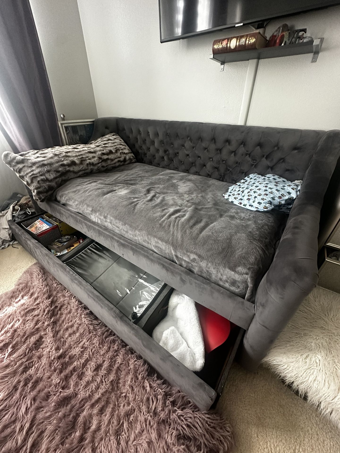 Pottery barn Day Bed