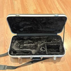 Alto saxophone hard shell case 