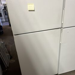 HOTPOINT Refrigerator 