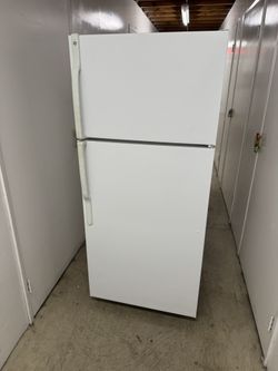 GE Refrigerator Fridge Freezer Free Local Delivery/30 Day Warranty