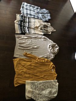 -Women’s gently used sweaters $25 (5 pcs )