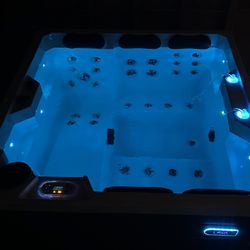 Hot tub With Free Delivery 