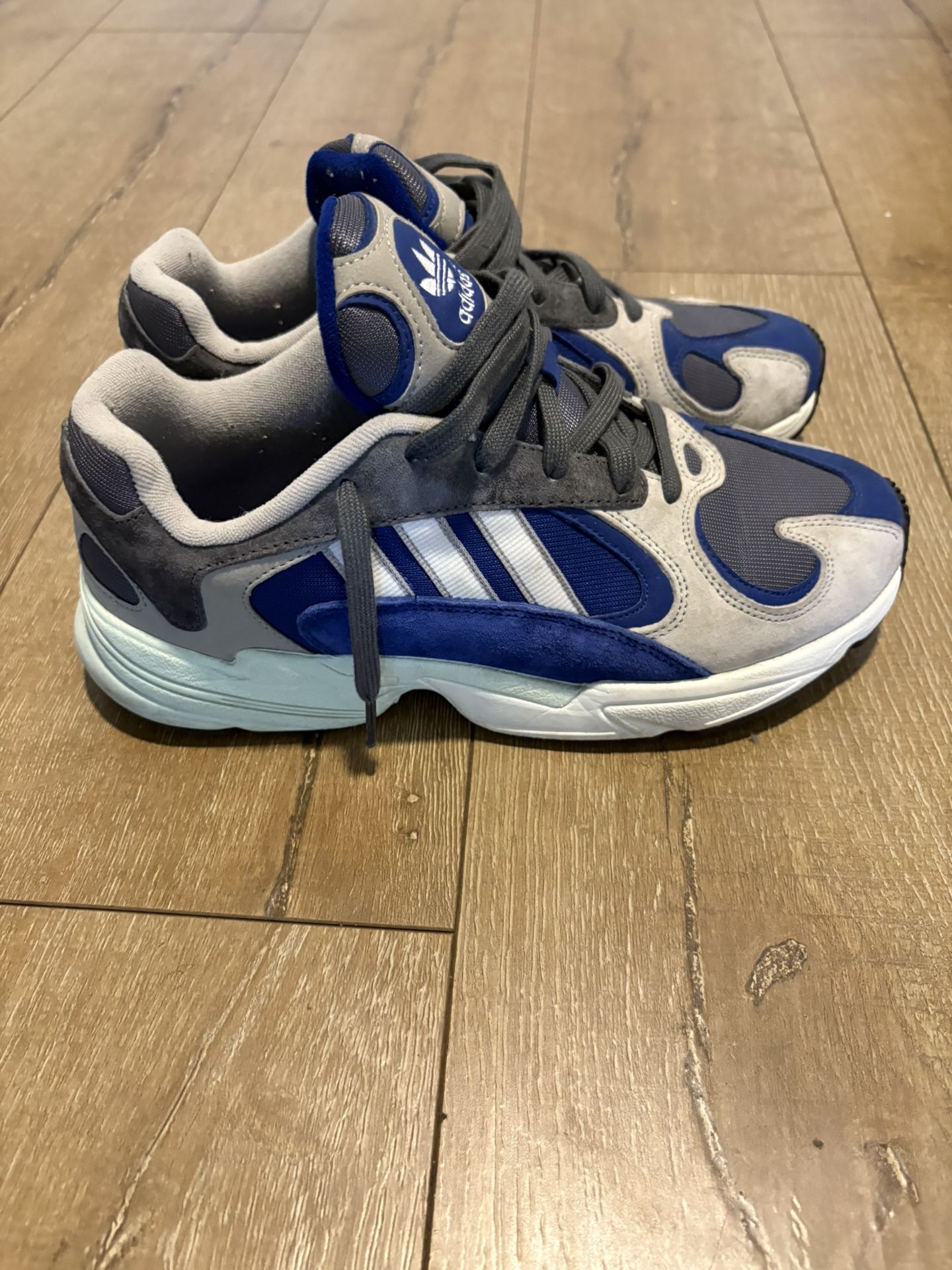 Men’s sz9 Adidas Shoes For Sale!