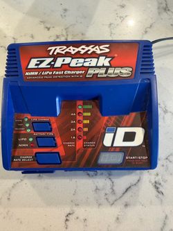 TRAXXAS EZ Peak Plus battery charger